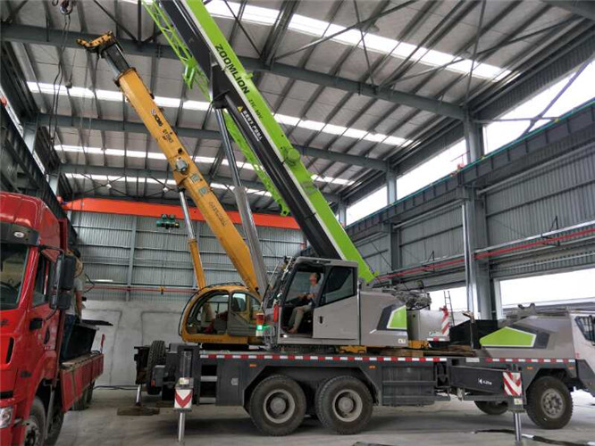 莲池区高空车出租需要注意哪些安全事项？