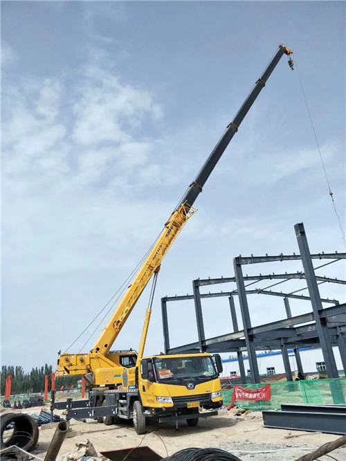 莲池区超高层建筑钢结构吊装案例